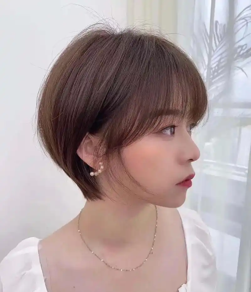 懂你的发型师 #亚麻色 #短发发型 #top形象设计 "车 - 抖音