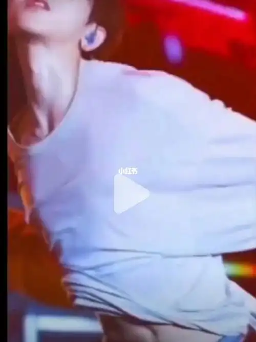 蔡徐坤腹肌合集