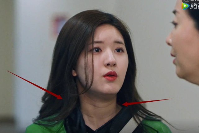 赵露思的希腊脖子太抢镜生图下颈纹三条黑线确定不是一月没洗