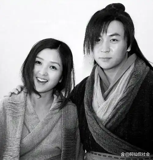 回顾:释小龙何洁分手13年后,一个身家过亿,一个"捉襟见肘"