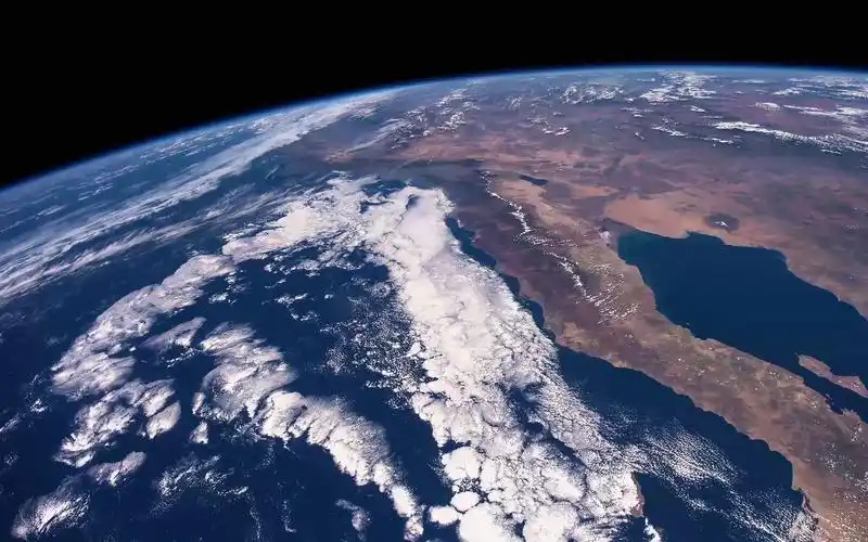 国际空间站俯视地球画面