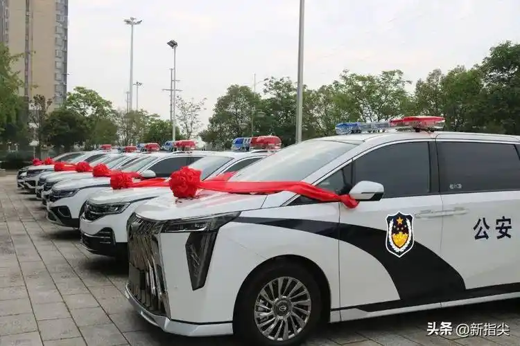 新车"入列" 服务一线 常德经开区公安局举行新警车配发仪式