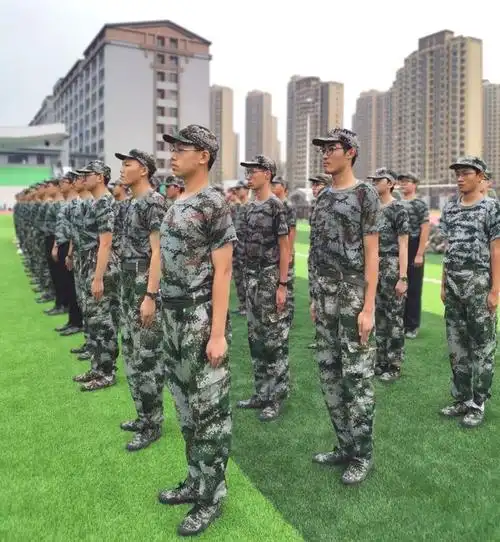 吹响青春的号角合肥一中瑶海校区新生军训暨国防教育拉开帷幕