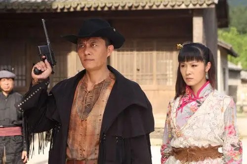 金晶《白狼》饰俏皮女匪 突破自我诠释忠义仁