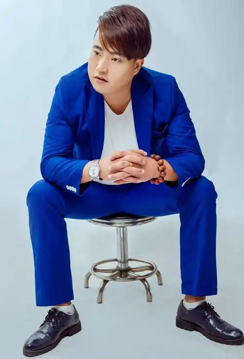 成功之路栏目明星歌手推荐:胡云鹏中国内地男歌手