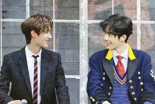 王一博爱上经纪人两人多个同款被扒女方已经40多岁