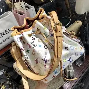 lv白三彩手提包