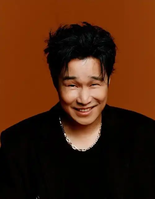 小沈阳登上热搜,这哥们是不鸣则已一鸣惊人,这官宣厉害了!