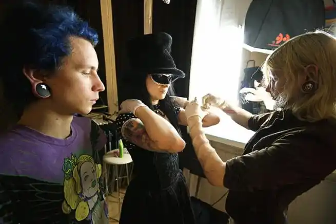 『欧洲』影棚"人体悬挂"拍摄全程