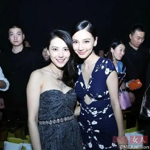 对比知美丑 明星同台合影看谁是真美女