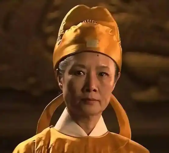 《邓颖超和她的妈妈》斩获了第11届和第16届中国电视剧飞天奖的有秀