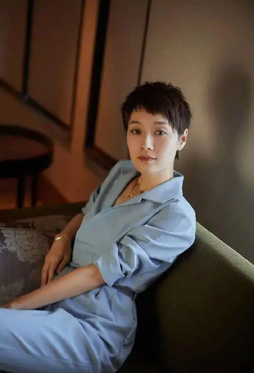 马伊琍最新的短头发发型 圈内时尚的短头发图片