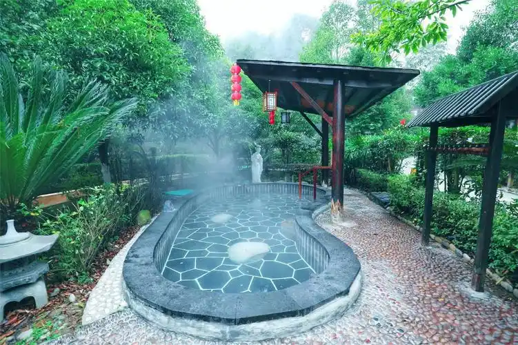 这里拥有华夏第一硒泉,不泡等于白来_温泉而