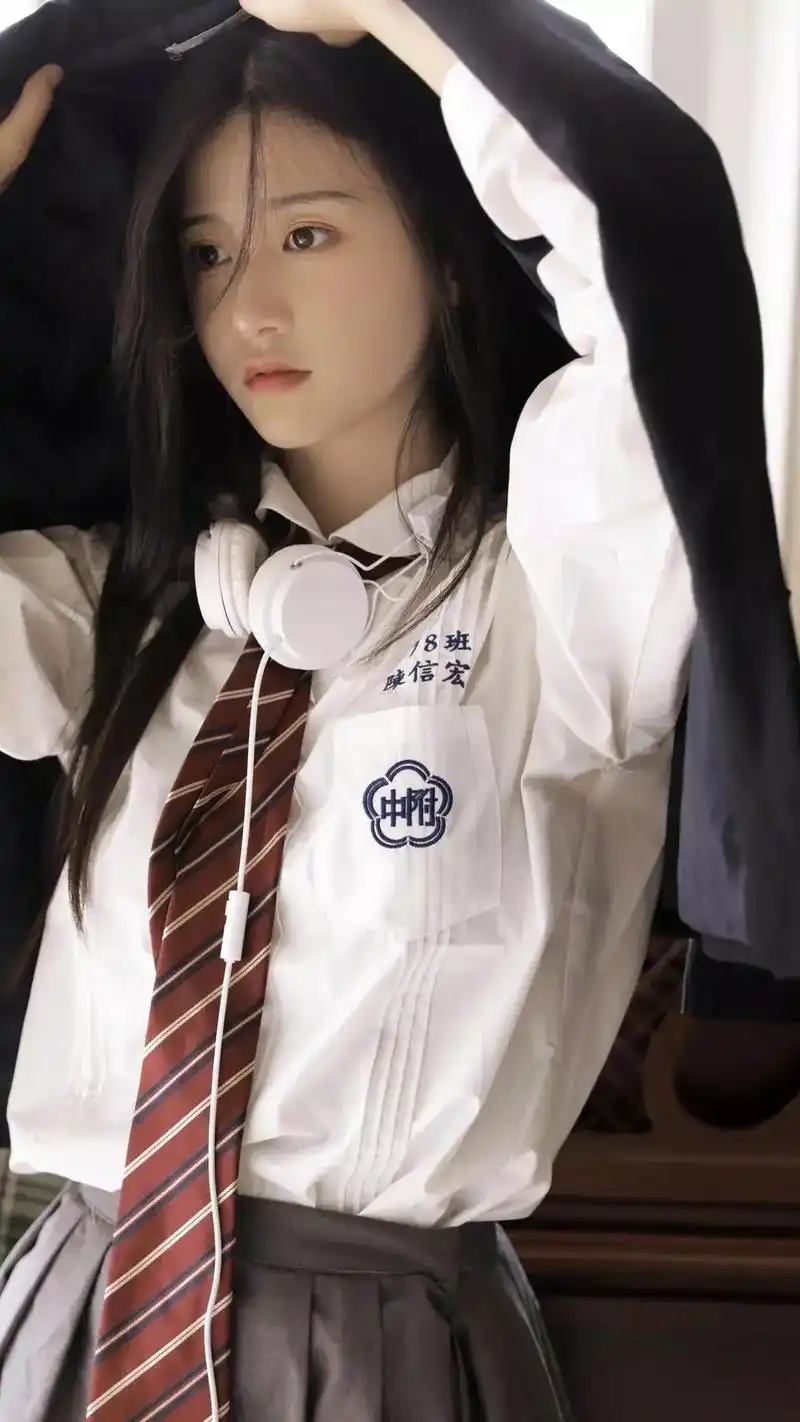 好看的小姐姐 #这谁顶得住啊 #神仙颜值 #抖音壁纸潮图  - 抖音