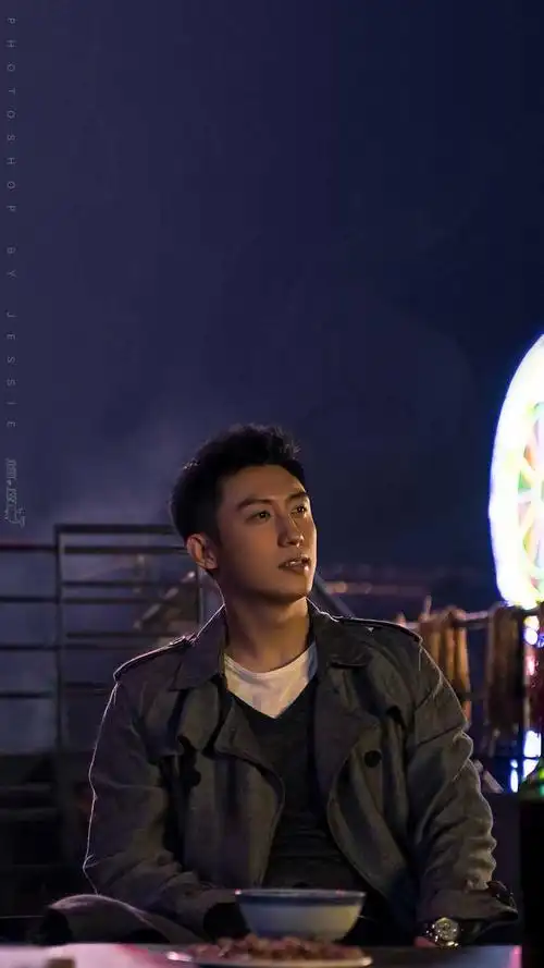 黄景瑜丨《飞驰人生》林臻东丨壁-海阔凭瑜玥