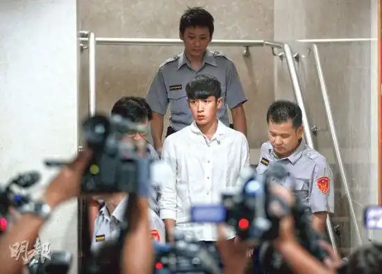 明星全接触 柯震东房祖名吸毒被抓专题 > 正文