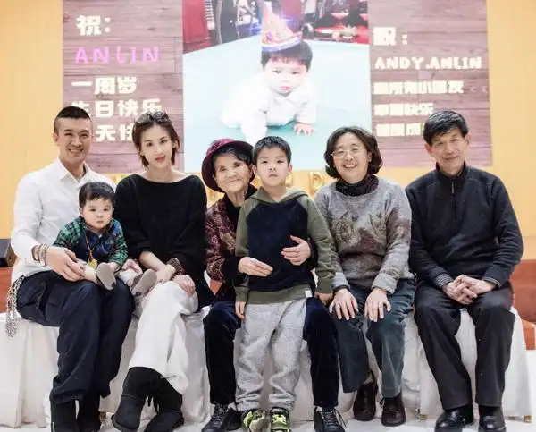 黄圣依身高及其老公是干什么的黄圣依个人资料简介