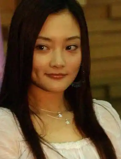 原创李小璐17岁旧照被扒,毫无美颜滤镜,这纯素颜我跪了_照片_皮肤