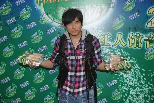 周杰伦4000万代言雪碧!