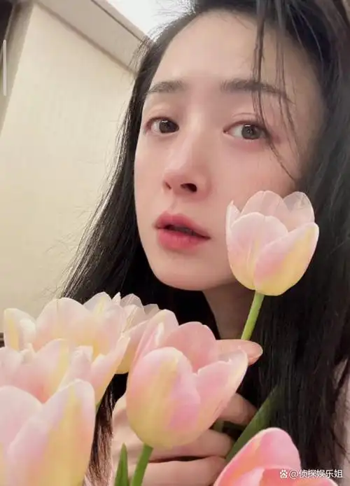 40岁蒋欣久违晒近照,瘦身成功后愈发养眼,素颜怼脸拍少女感超足