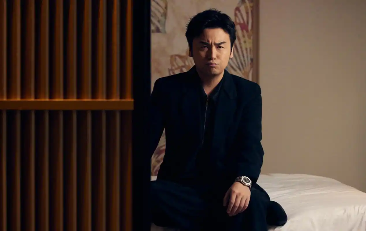 说起来,雷佳音很有时尚表现力,毕竟是实力派演员,表情管理上很有一套.