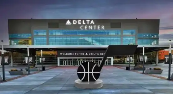 该中心是犹他爵士队的主场,每年举办 320 多个晚上的活动