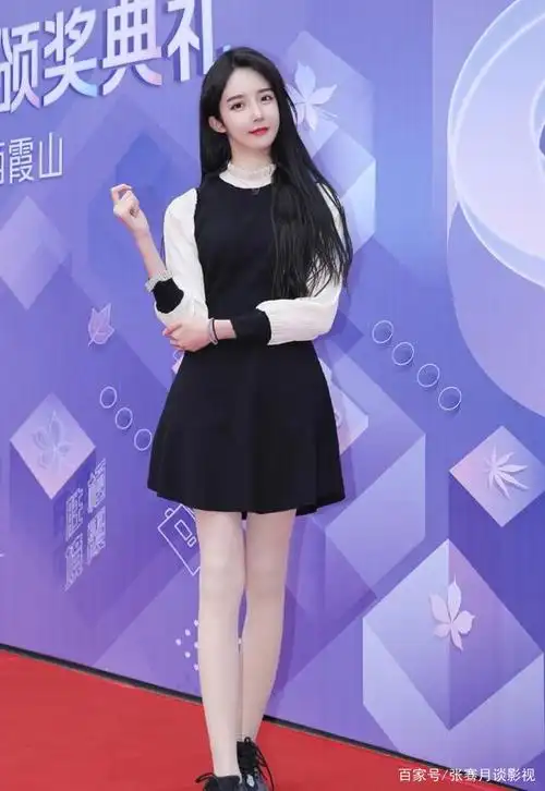 "女装大佬"艾比终于换上了男装,看清他模样后,女生都淡定不了