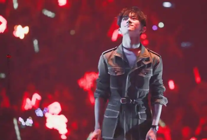 最有爱的红海给最爱的易烊千玺