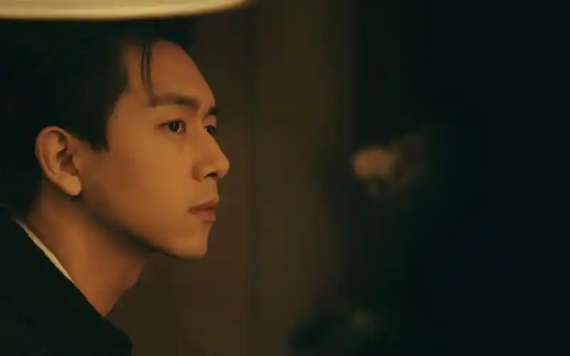 李现酷帅撩人写真桌面壁纸