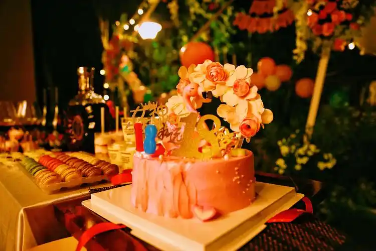 图说怎样创造浪漫的生日派对