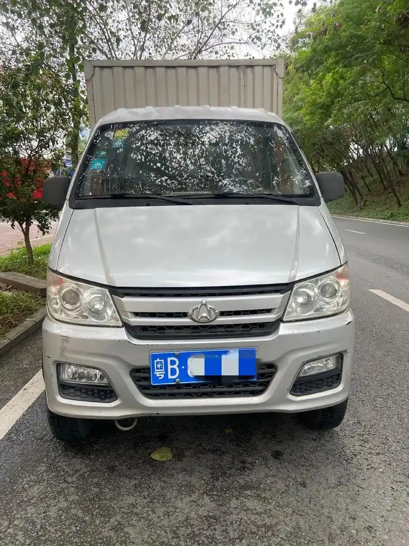 新上架一台2018年3月份上牌的长安星豹mini单排后单轮厢式货车 车身