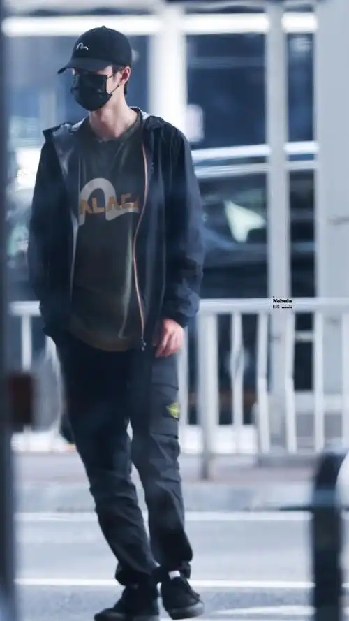 王一博##王一博机场照