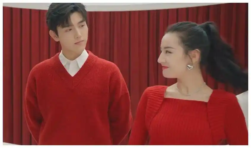 迪丽热巴有多高?与陈飞宇和华晨宇同框时:这不是wifi信号?