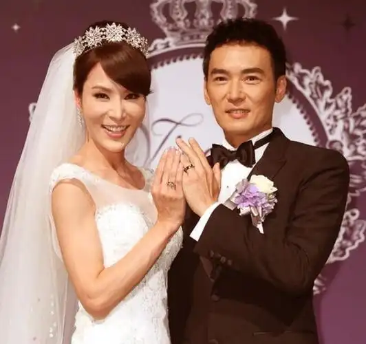 焦恩俊的第二任妻子是演员林千钰,俩人因拍戏相识,2014年焦恩俊求婚