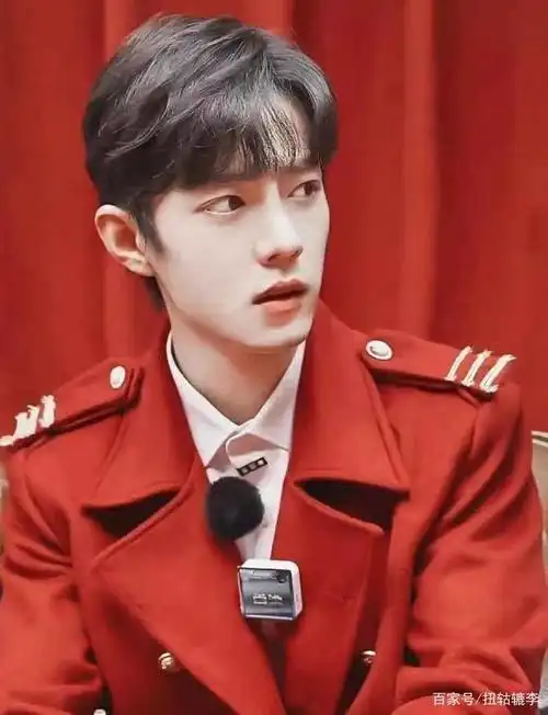 红色衣服的肖战是最帅气的,一组红衣装肖战献给小飞侠们