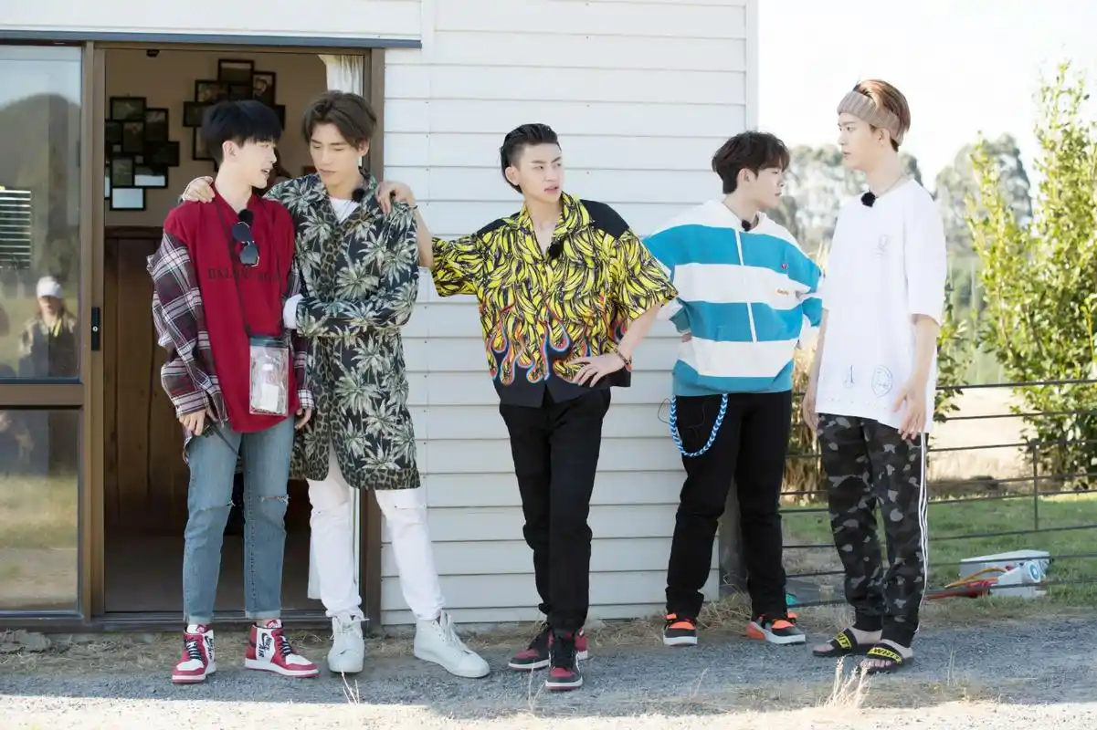 《青春的花路》范丞丞惊喜转变艾福杰尼总结旅行关键词:幸福!