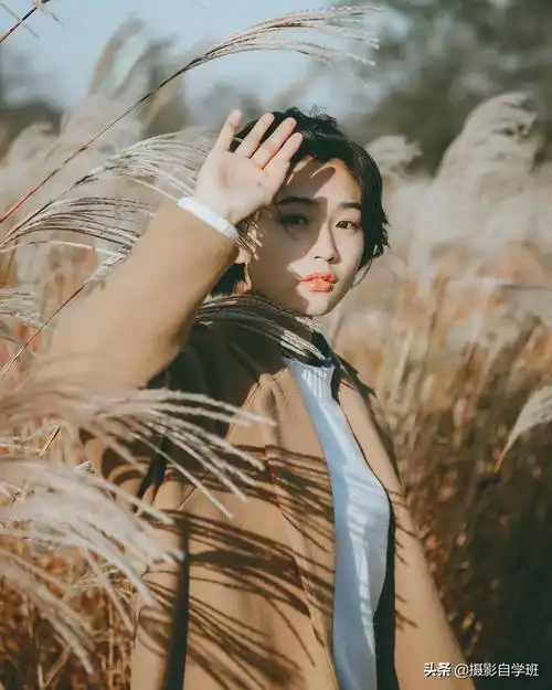 这8个经典好用的人像摄影姿势,你可以学习起来,拍照经常用得上