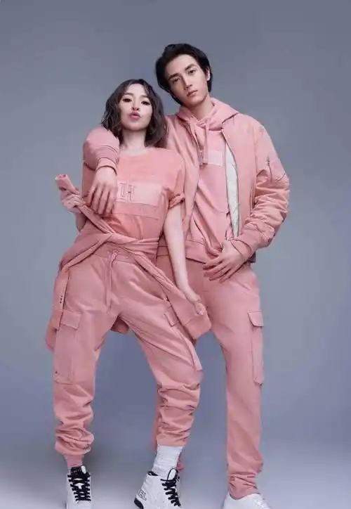 萧亚轩和黄皓的相处模式真甜,不愧是"恋爱小公主",太羡慕了_眼光_世界