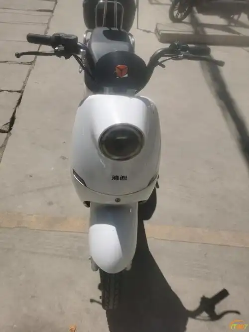 9成新新国标雅迪电动车_电池48v24a跑50公里以上没问题1666出 _ 交易