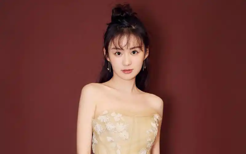 郑合惠子甜美灵动写真图片桌面壁纸