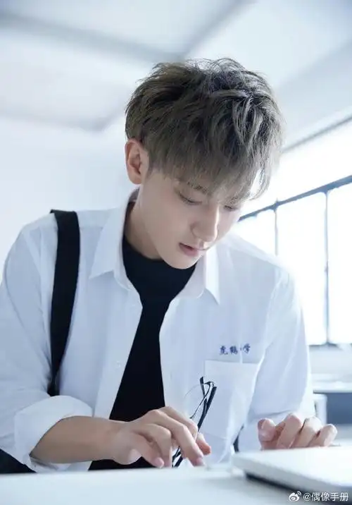 黄子韬说不喜欢员工这两个字