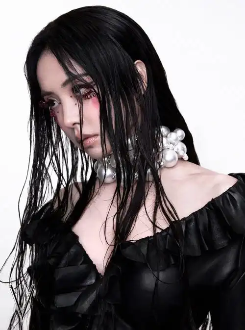 蔡依林v中文版十月刊封面##蔡依林封面怪美的