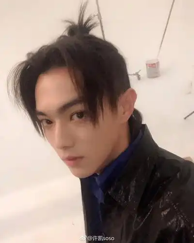 《延禧攻略》"傅恒"许凯初中旧照曝光 颜值超高堪称校草!