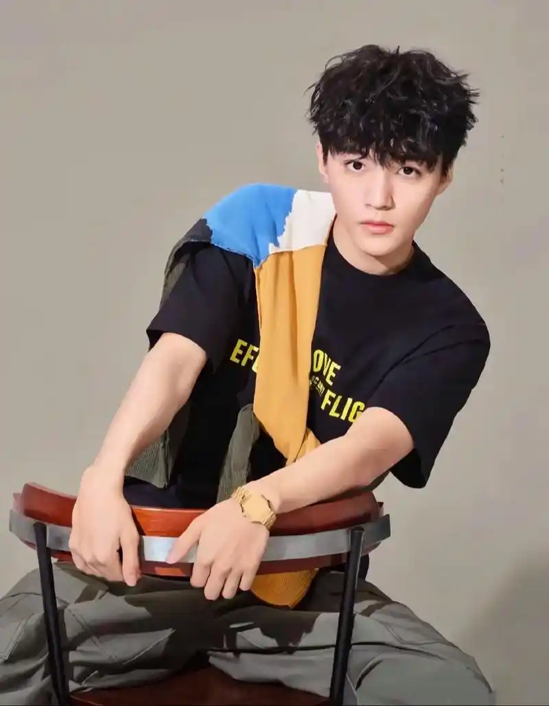 早期的卷毛发型好帅啊#王俊凯 #养成系 #理想型男友 #从开 - 抖音