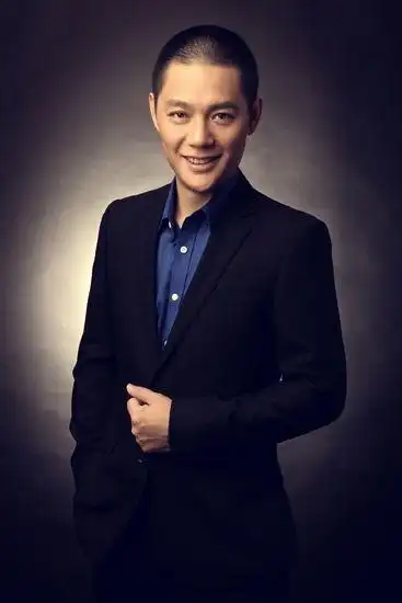 傅程鹏籍贯:江西宜春生日:10月29日星座:天蝎座身高:180cm妻子:程愫