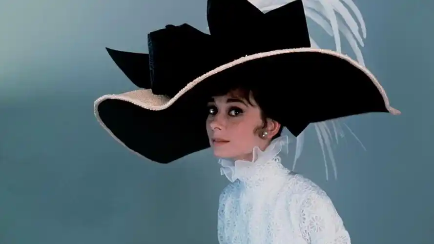 经典时尚美女奥黛丽·赫本桌面壁纸