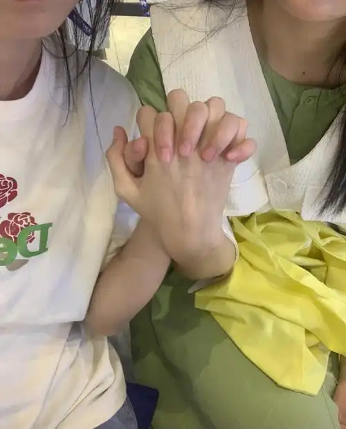 牵手照这样拍才好看