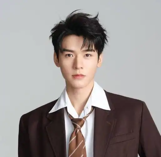 龚俊,1992年11月29日出生于四川省成都市,中国内地影视男演员,毕业于