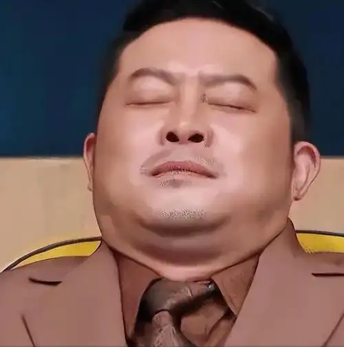 传言帅哥们无惧任何发型,甚至能轻松驾驭光头.