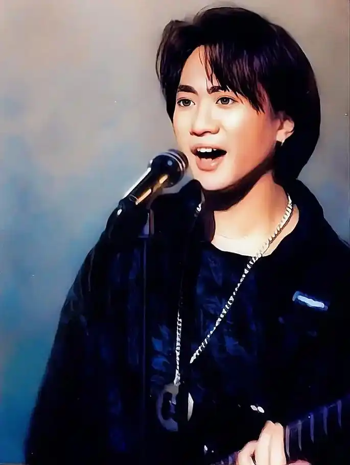 世间纵有千万曲人间也再无黄家驹